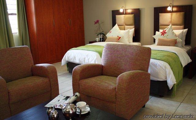 Faircity Grosvenor Gardens Претория Номер фото