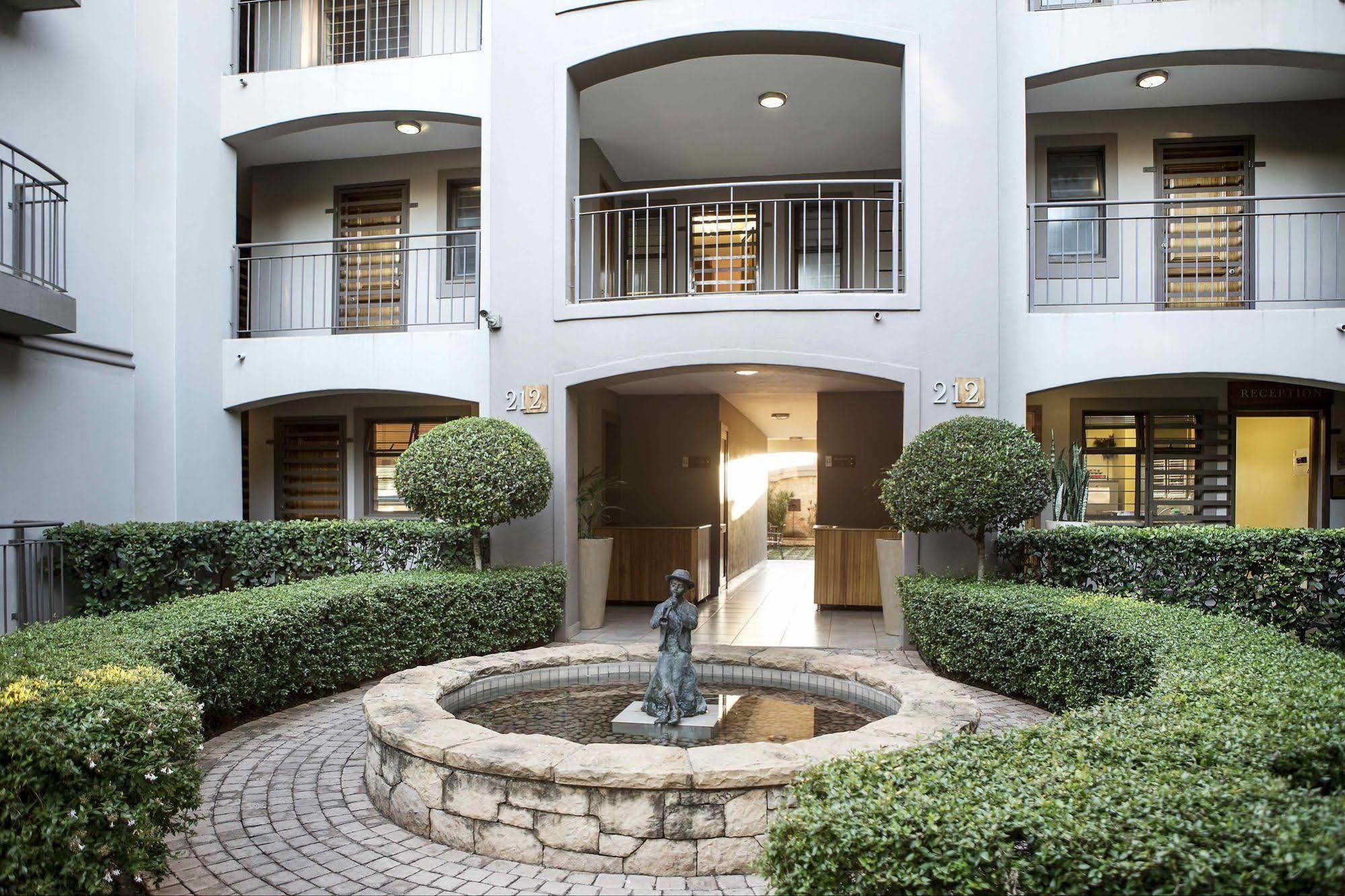 Faircity Grosvenor Gardens Претория Экстерьер фото